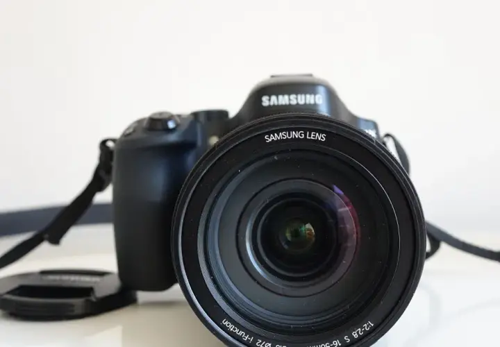 Samsung lustrzanki? Prawda o aparatach NX i czy warto je kupić