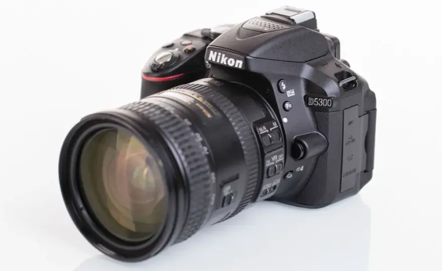 Nikon D5300: Czy warto kupić? Recenzja i poradnik kupującego